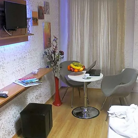 Avcilar Inci מלון 3*